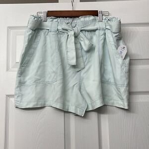Women’s Belted Utility Shorts Size XXL